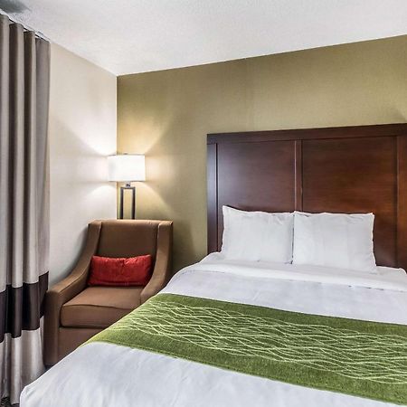 Comfort Inn Medford-Long Island Extérieur photo