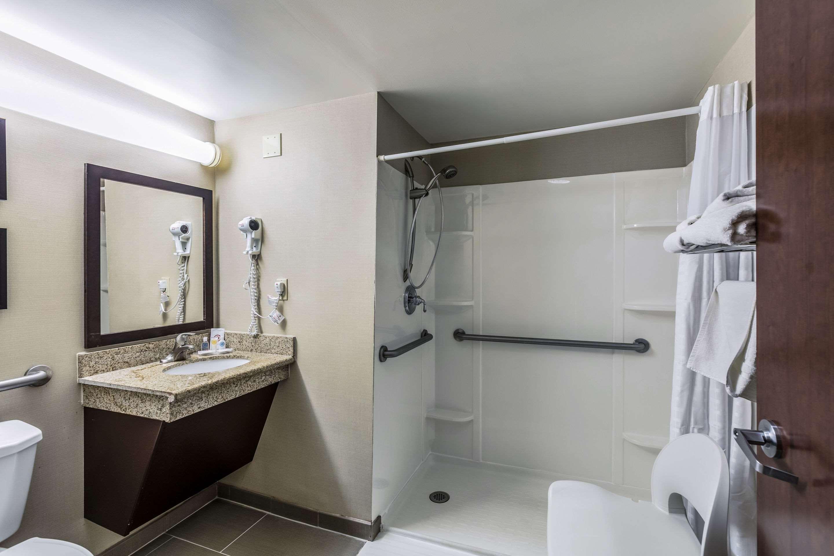 Comfort Inn Medford-Long Island Extérieur photo