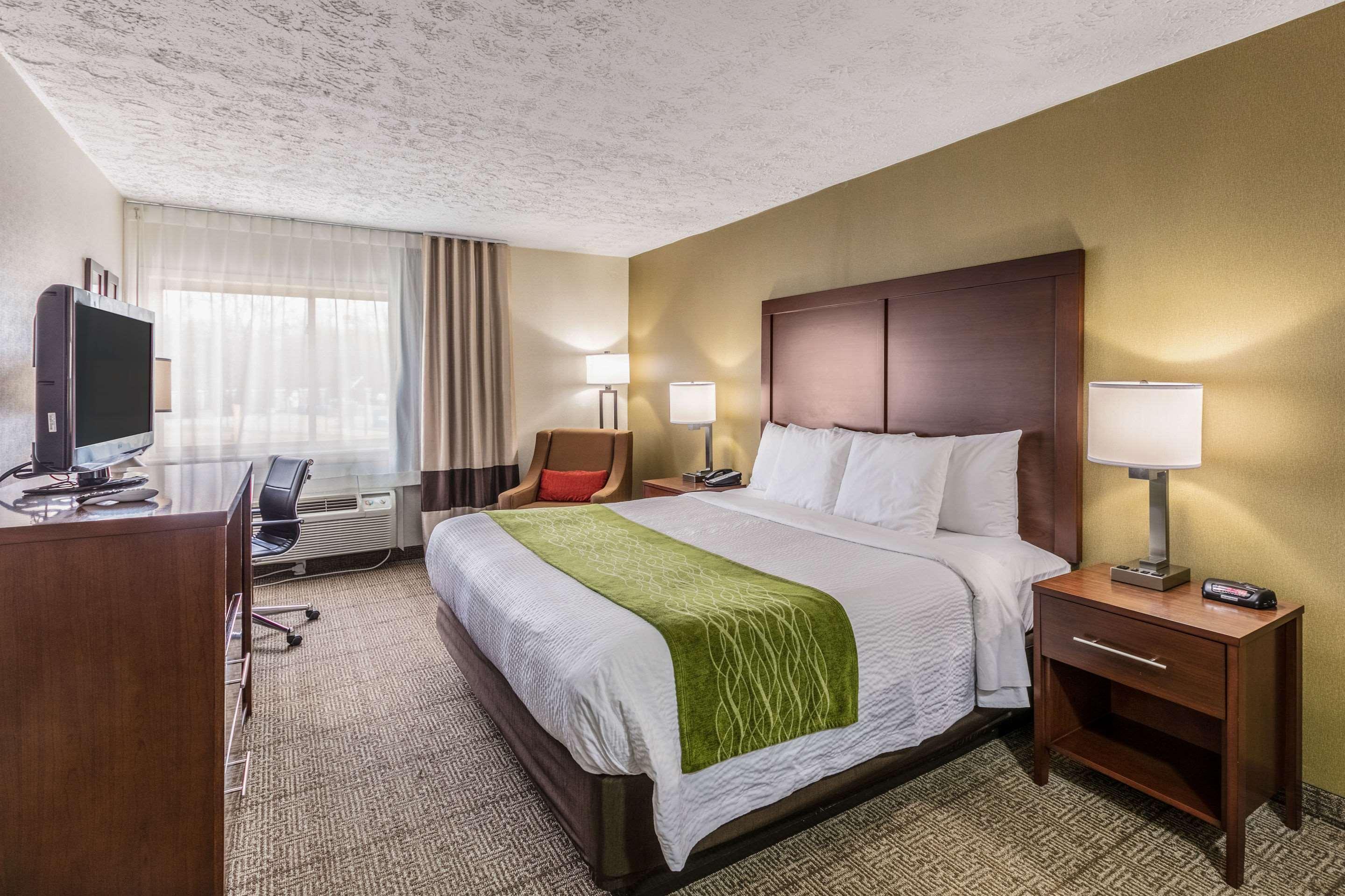 Comfort Inn Medford-Long Island Extérieur photo