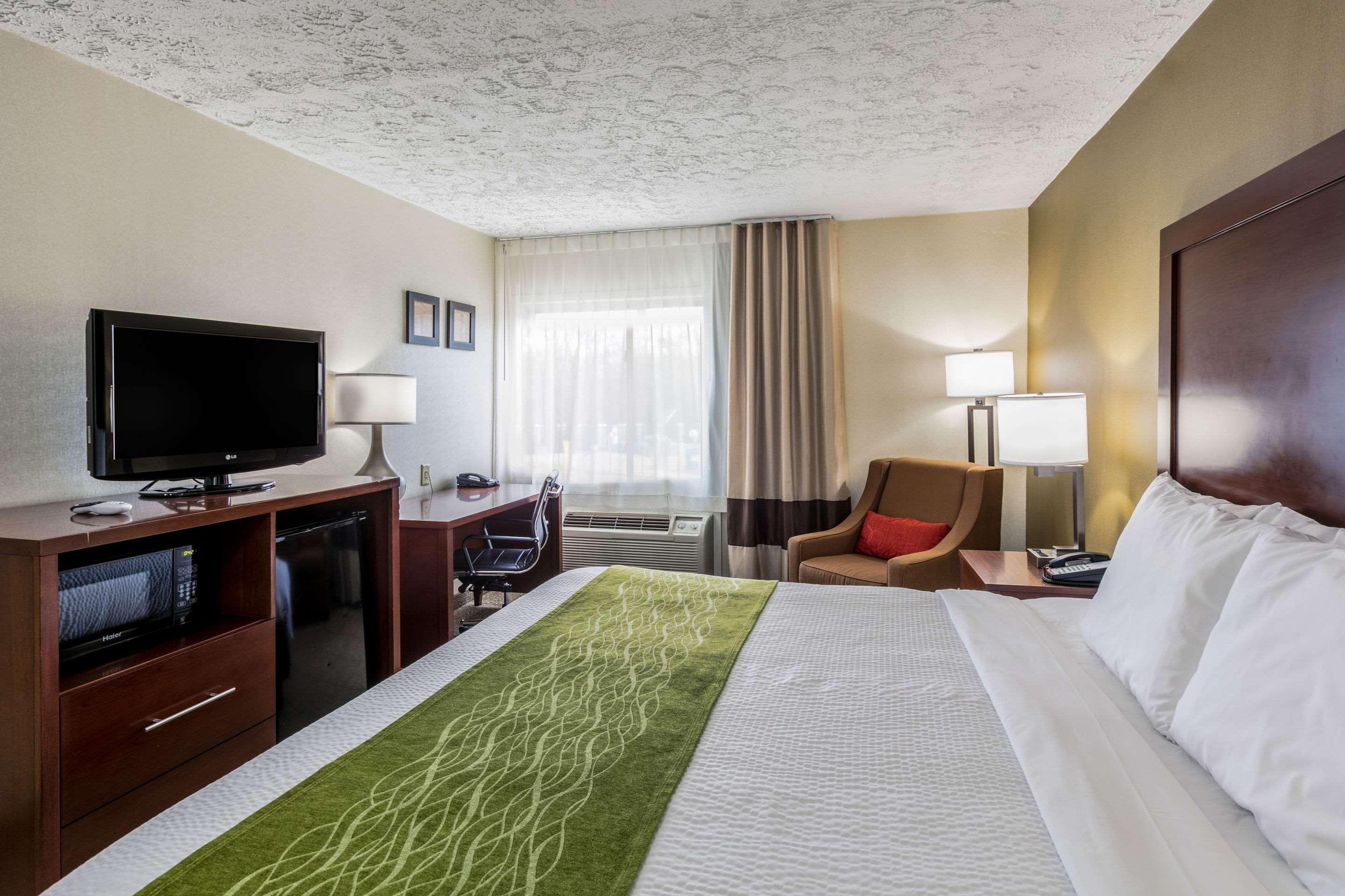 Comfort Inn Medford-Long Island Extérieur photo