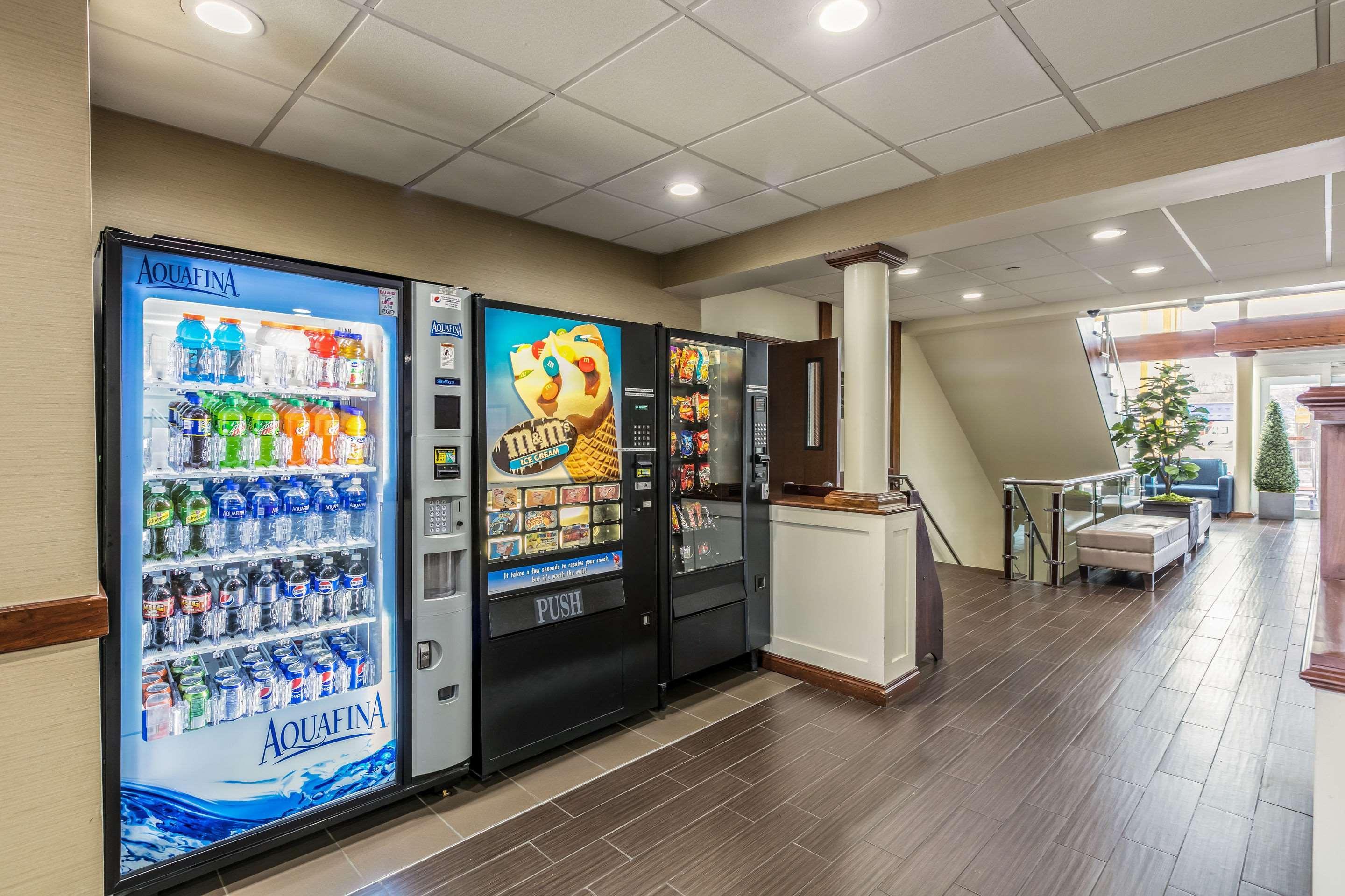 Comfort Inn Medford-Long Island Extérieur photo