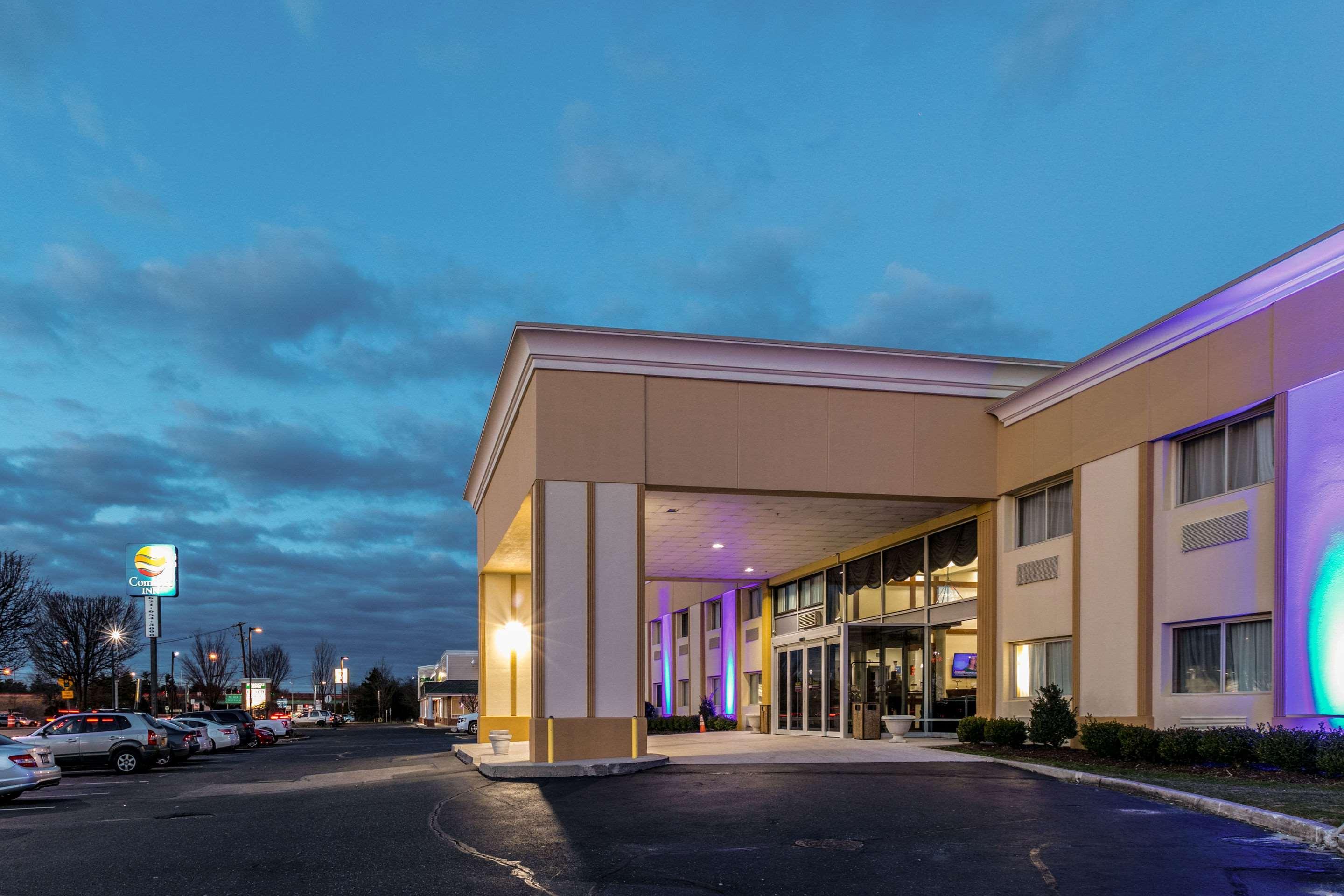 Comfort Inn Medford-Long Island Extérieur photo