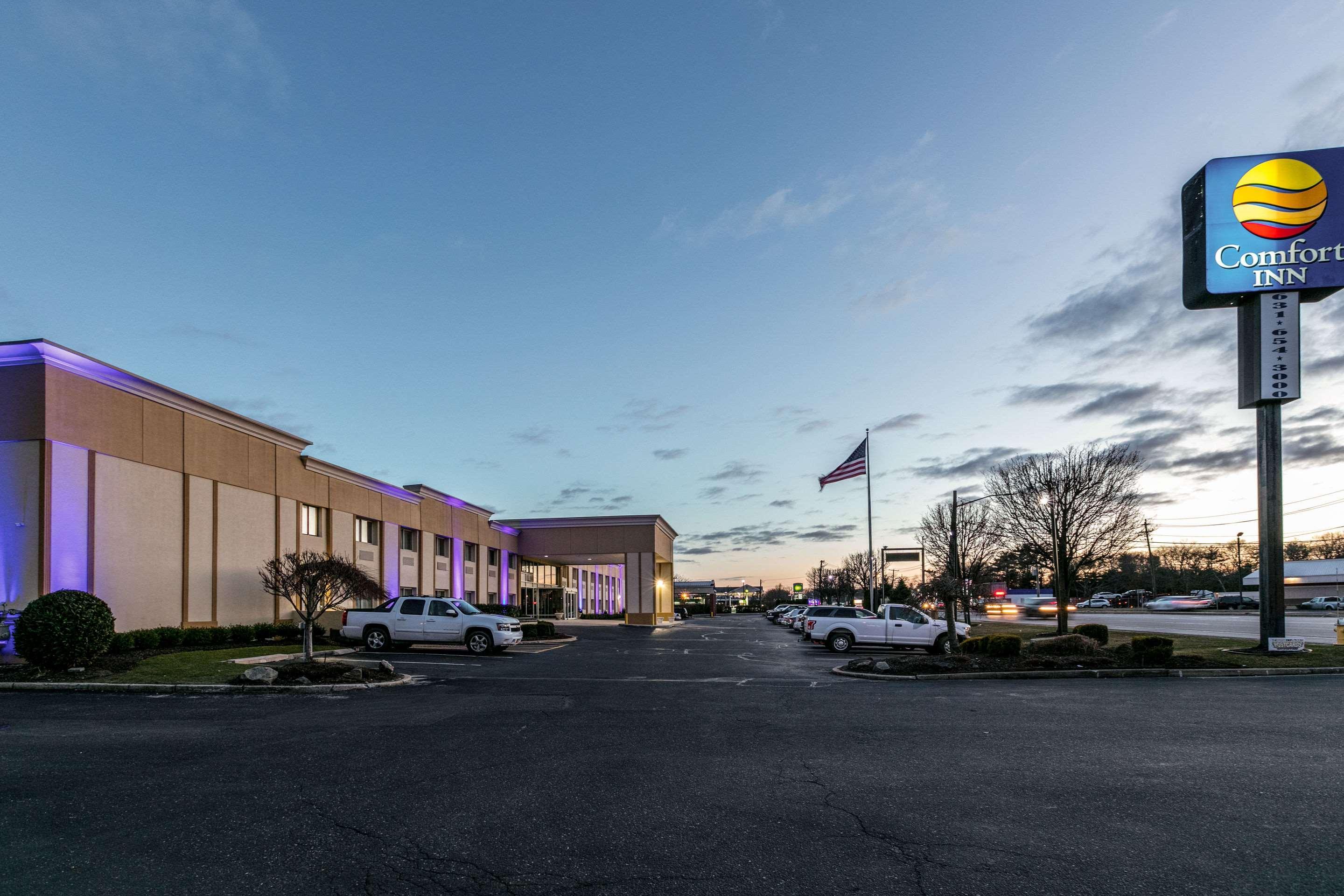 Comfort Inn Medford-Long Island Extérieur photo