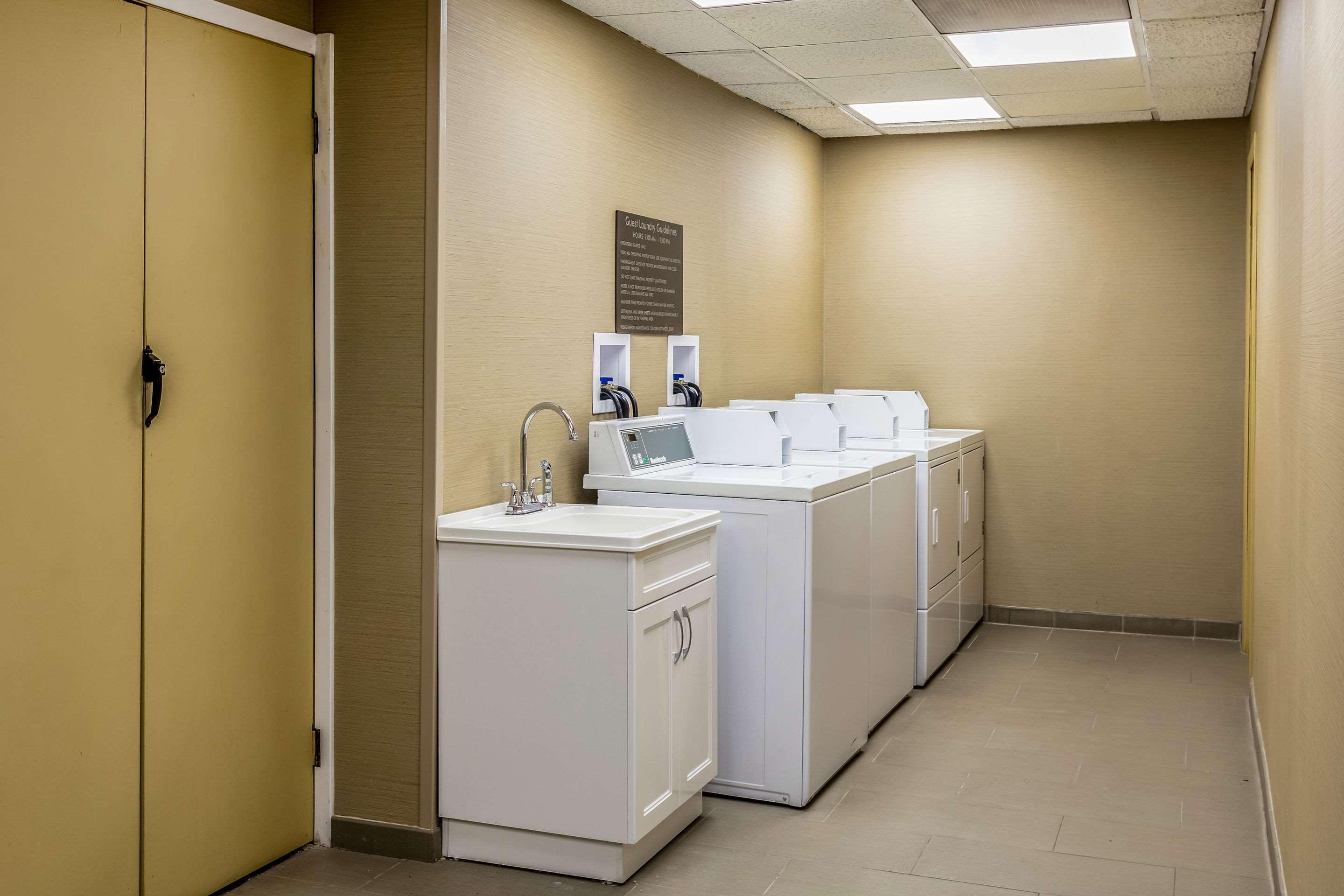 Comfort Inn Medford-Long Island Extérieur photo