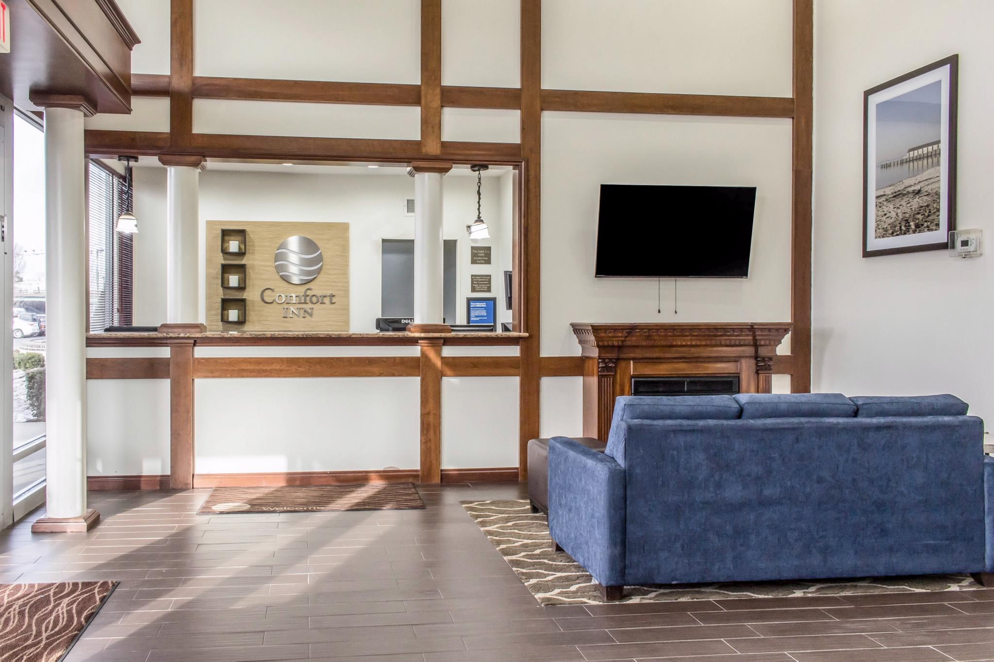 Comfort Inn Medford-Long Island Extérieur photo