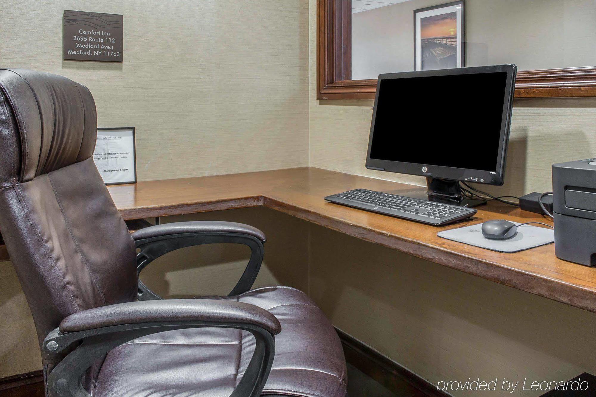 Comfort Inn Medford-Long Island Extérieur photo
