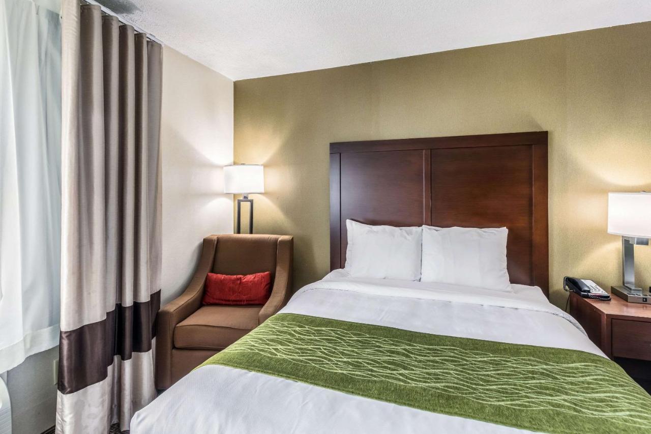 Comfort Inn Medford-Long Island Extérieur photo